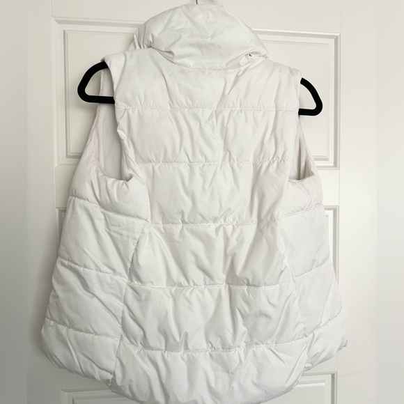 White puffer vest - Picture 4 of 4